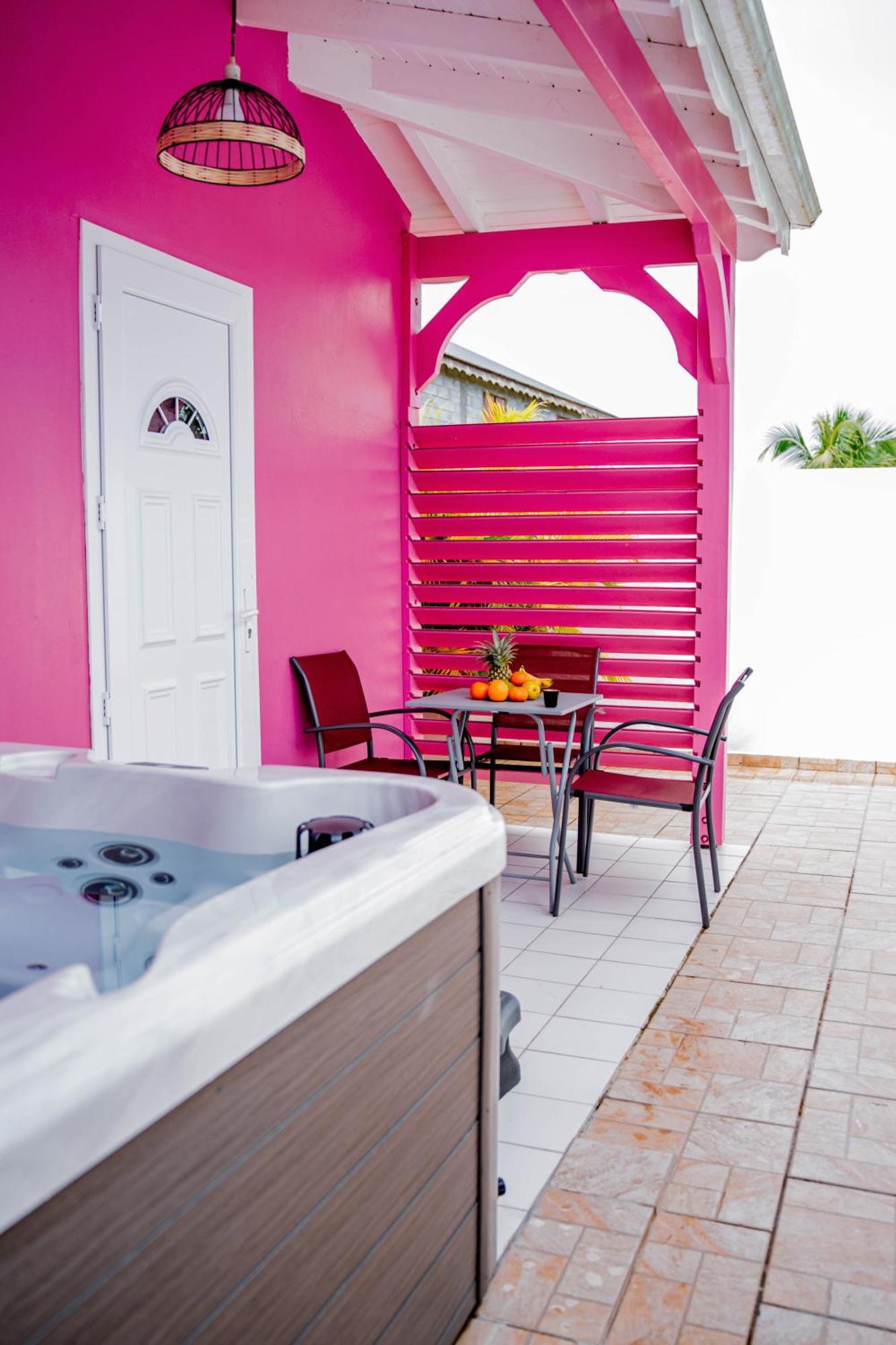 Domaine De La Rosa Spa Privatif Les Abymes Luaran gambar